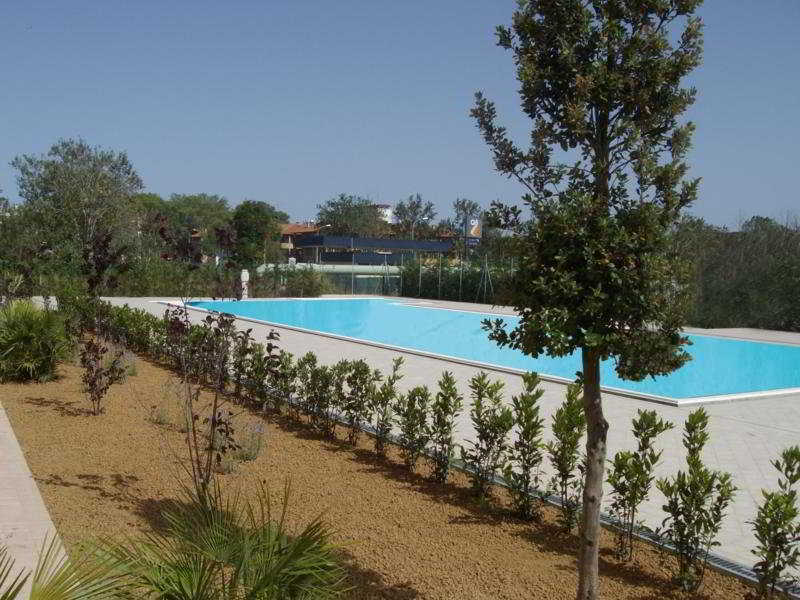 Residence Cleo Llido Degli Estensi Zewnętrze zdjęcie