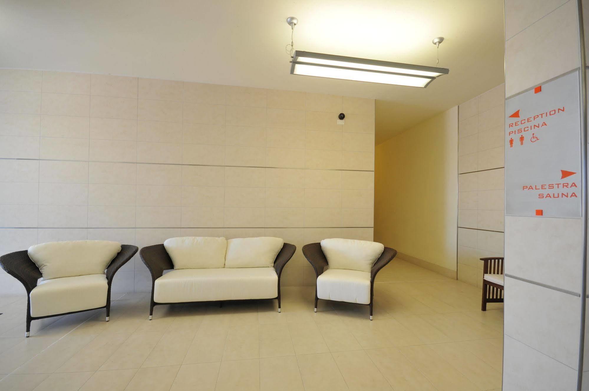 Residence Cleo Llido Degli Estensi Zewnętrze zdjęcie