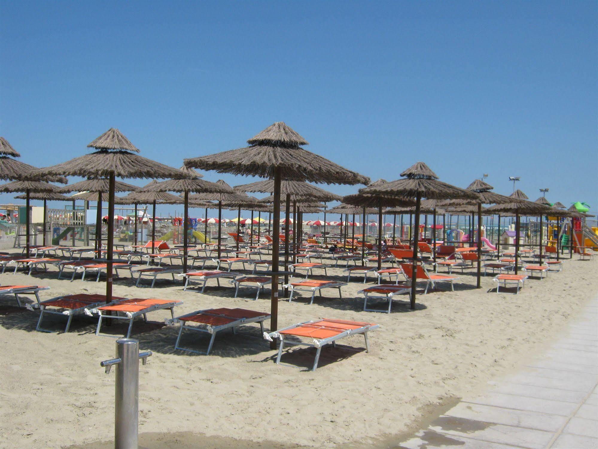 Residence Cleo Llido Degli Estensi Zewnętrze zdjęcie